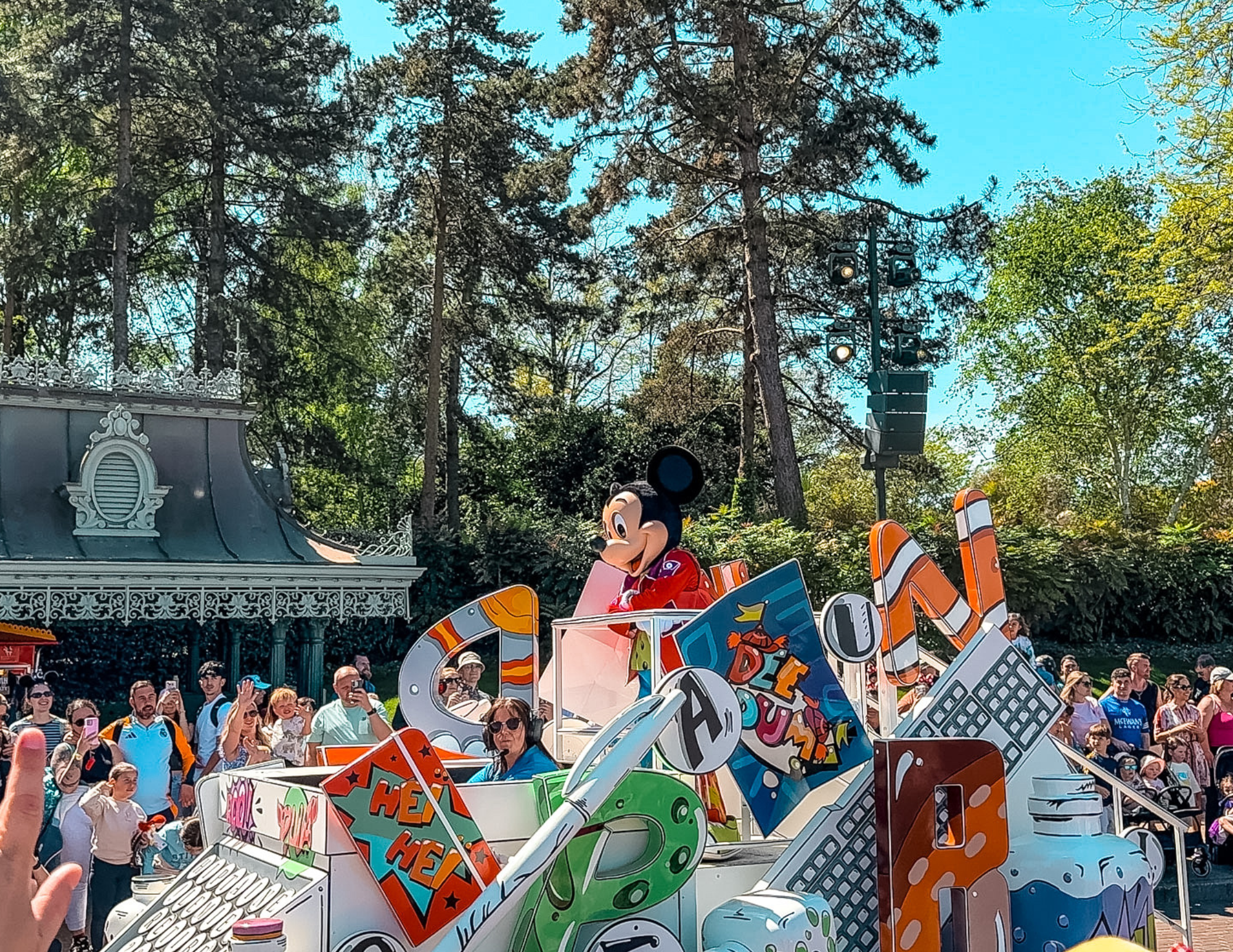 Disneyland Paris Guide (15).png